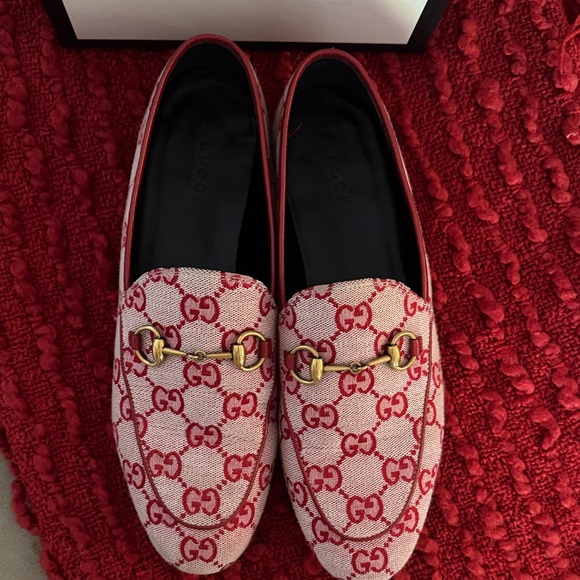 Gucci Women's Red and White Patterned Loafers - Picture 2 of 4